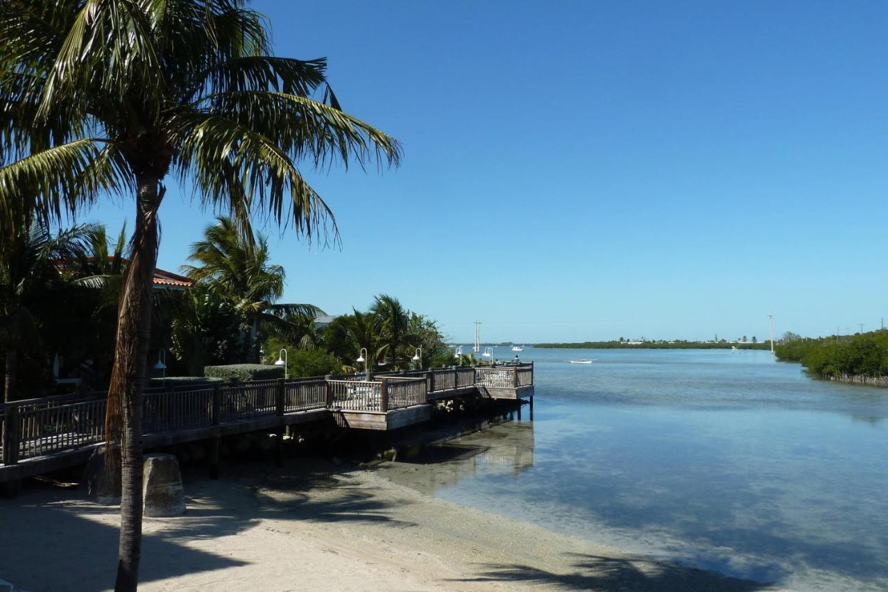 Courtyard By Marriott Key West Waterfront Hotel Exterior photo