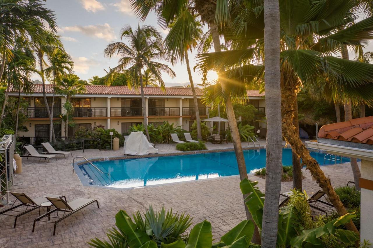 Courtyard By Marriott Key West Waterfront Hotel Exterior photo